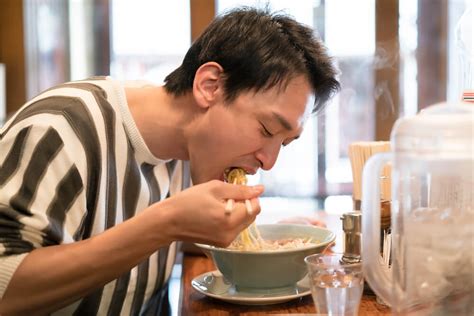 ey パートナー、宇宙の果てでラーメンを食べる夢を見た